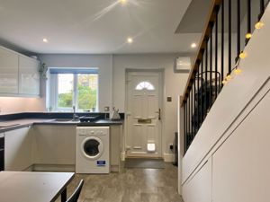 Kitchen- click for photo gallery